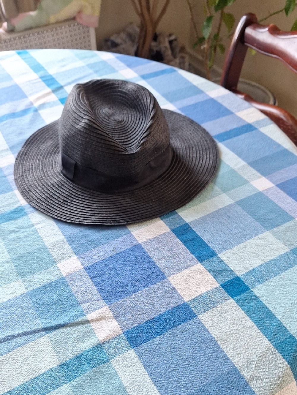 Black Wide-Brim Straw Fedora Hat